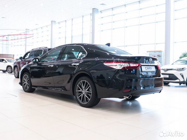 Toyota Camry 2.0 CVT, 2024