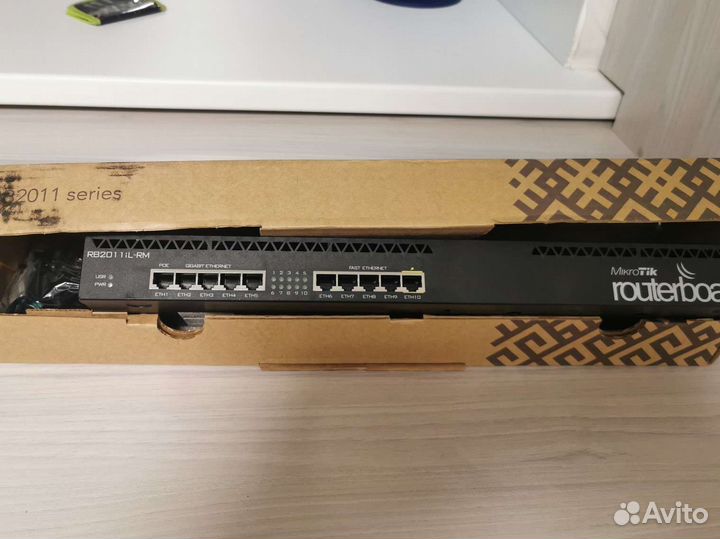 Маршрутизатор mikrotik RB2011iL-RM