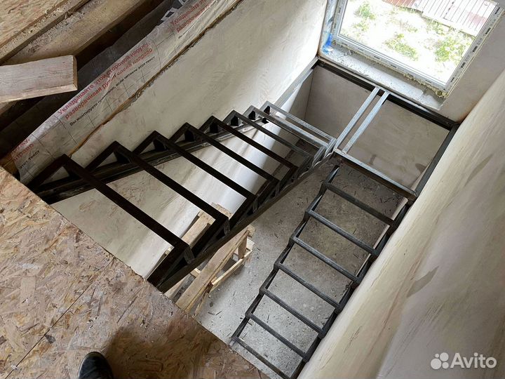 Лестница на металлокаркасе бесплатная доставка