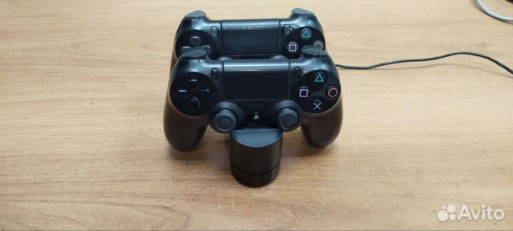 Sony Playstation 4 PRO + 2 геймпада + Док. станция