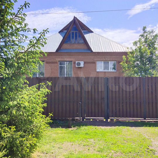 Дом 283,9 м² на участке 8 сот.