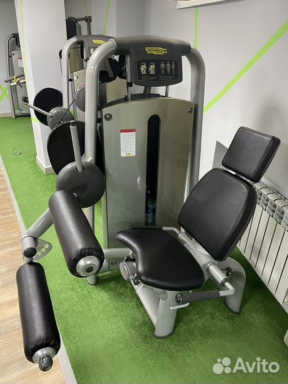 Тренажер сгибание ног