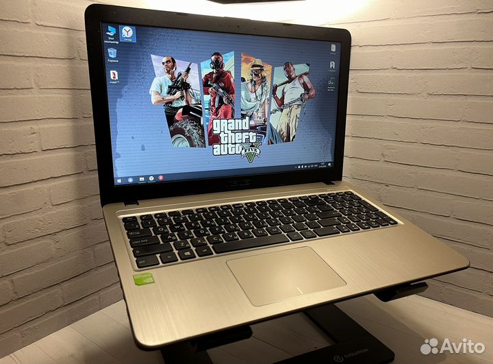 Игровой ноутбук Asus 4ядра/2видеокарты/8gb/SSD