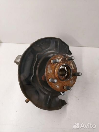 Кулак передний правый Toyota Prius 2 NHW20