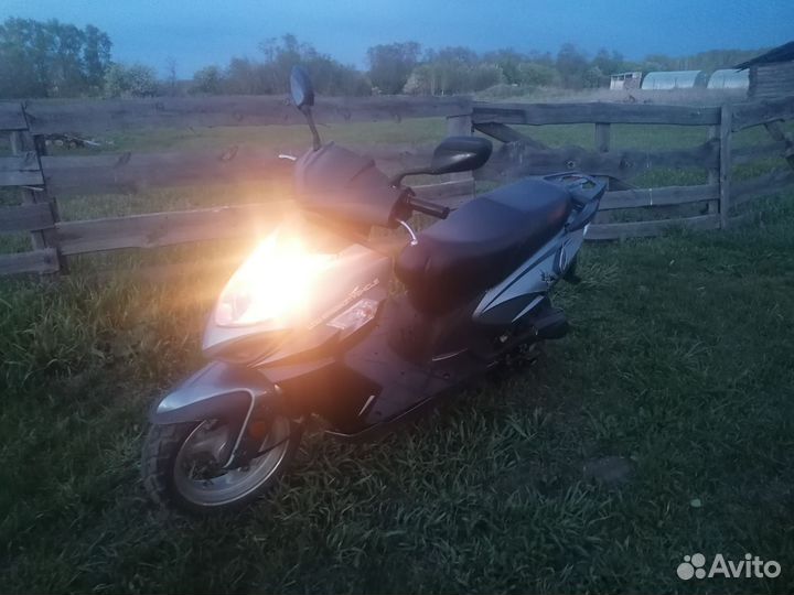 Скутер stels Racer