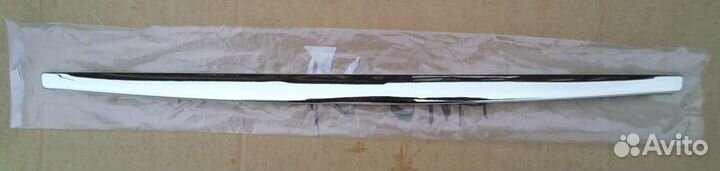 Молдинг крышки багажника нижний Nissan Teana J31