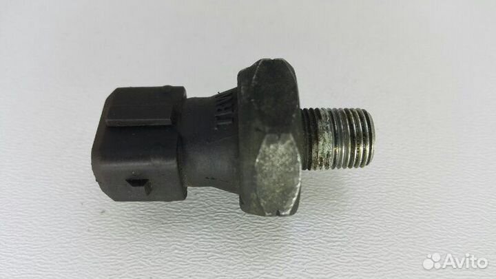 Датчик давления масла Land Rover Discovery 2 TD5