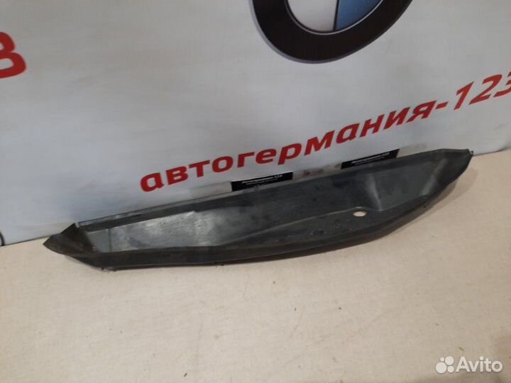 Пыльник крыла правый Mercedes C180 C204 271.820