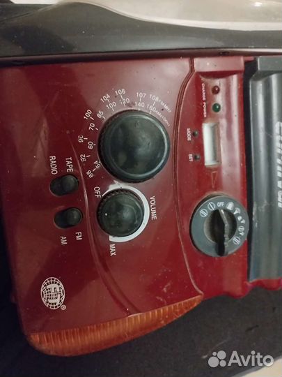 Фонарь, дневной свет, магнитофон, приемник. СССР