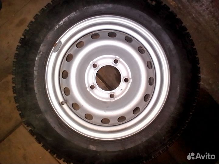 Formula Ice 215/65 R16