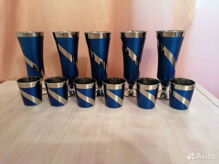 Набор мини бар: цветные рюмки, бокалы, графин