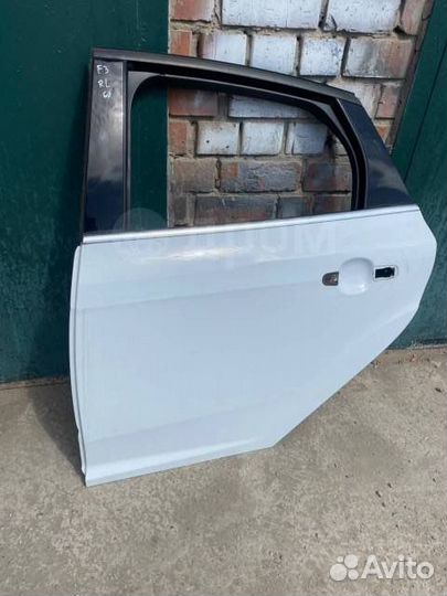Задняя левая дверь Ford Focus 3 Хэтчбек