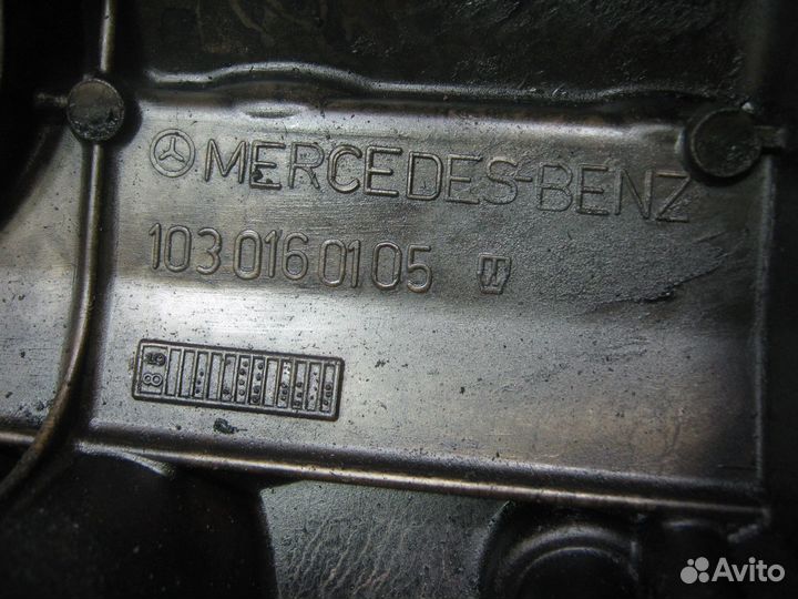 Клапанная крышка 1030160105 Мерседес E-Класс 1991г