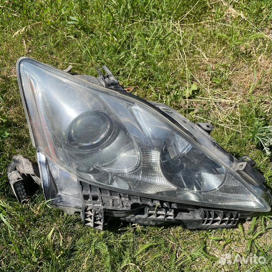 Фары на Lexus is250 2008 года
