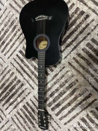 Акустическая гитара