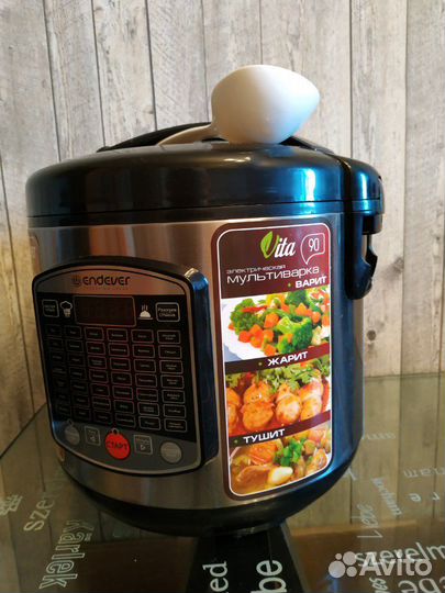 Мультиварка новая