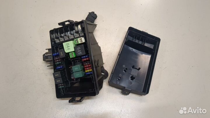 Блок предохранителей Volkswagen Jetta 7 2018, 2019