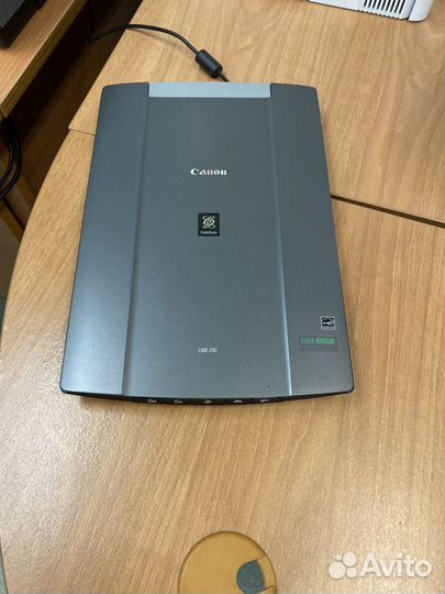 Сканер Canon LiDE 210