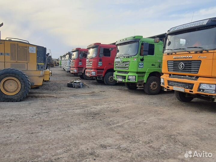 Водитель самосвала