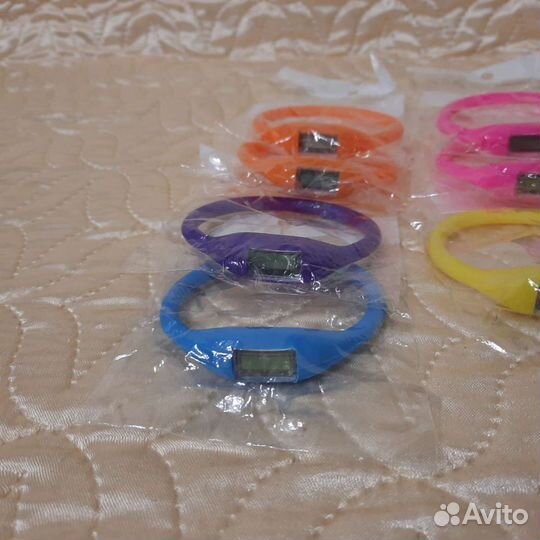 Часы наручные, электронные