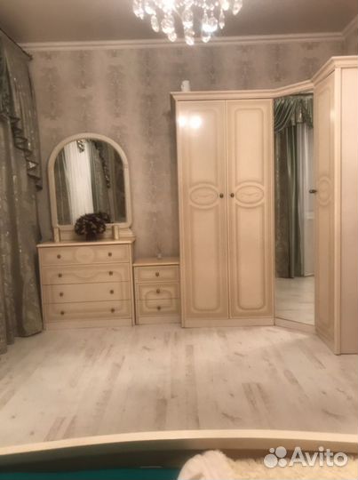 Спальный гарнитур