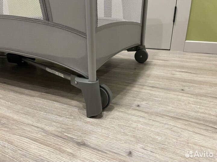 Детская кровать манеж Joie