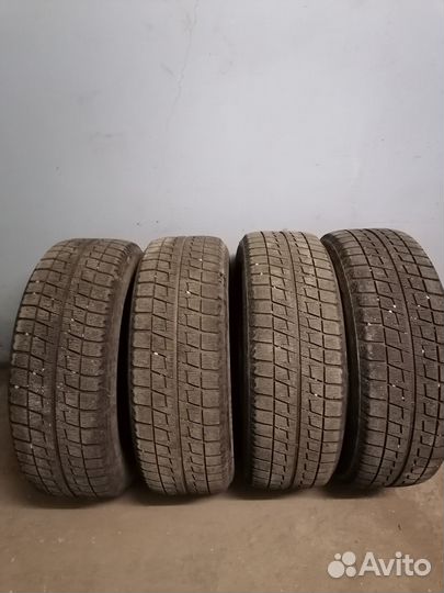 Bridgestone Blizzak Revo2 215/60 R17