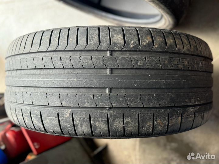 Pirelli P Zero 285/40 R23 и 325/35 R23 110Y