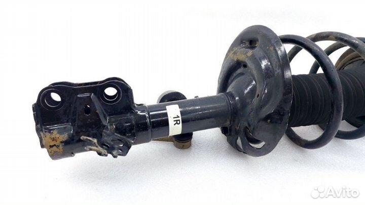 Амортизатор подвески передний правый Toyota Camry