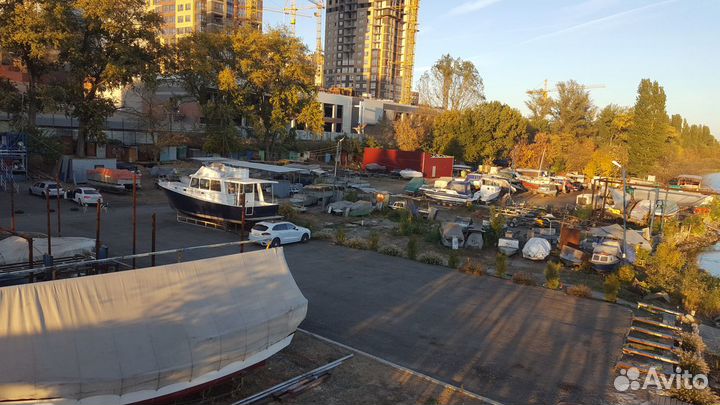 Лодки, катера, яхты. Стоянка