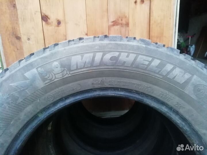 Michelin X-Ice North 3 215/65 R16
