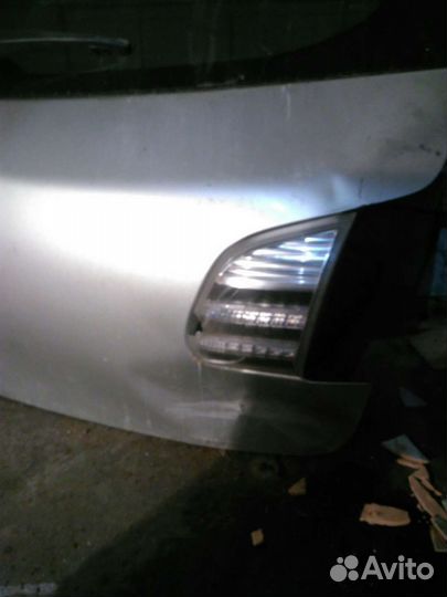 Дверь багажника Тoyota blade