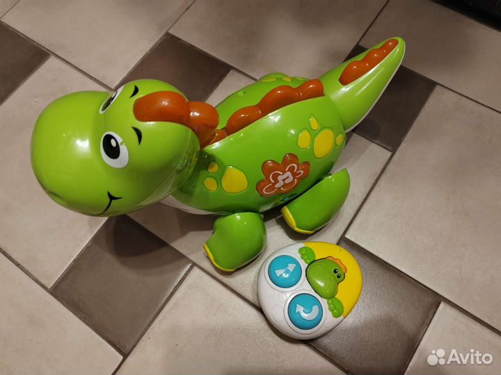 Динозавр Baby Go на пульте управления