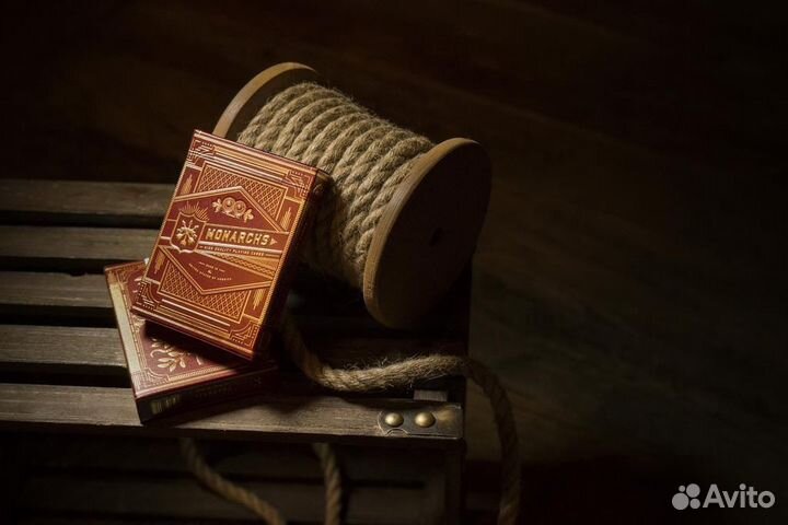 Игральные карты Monarchs, Bicycle Centurions