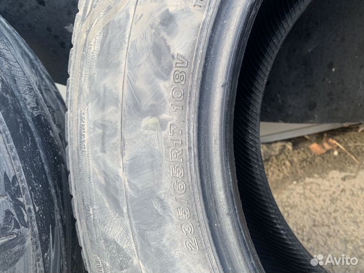 Bridgestone Alenza 001 235/65 R17