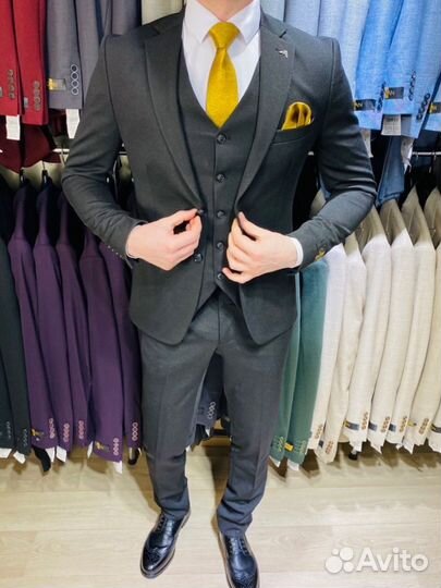 Мужской костюм черный не мнущийся