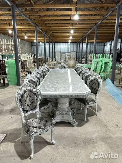 Стол обеденный со стульями