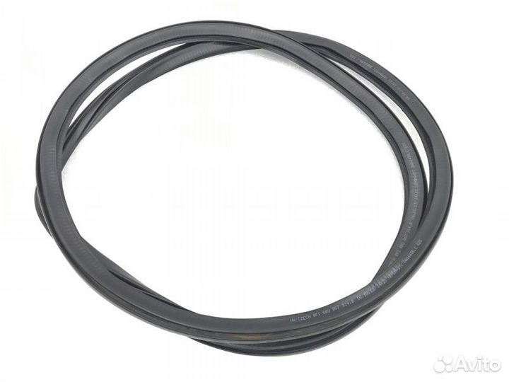 Уплотнительная резинка задняя правая Volkswagen