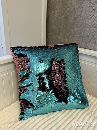 Подушка декоративная с паетками