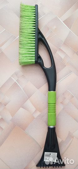Щётка со скребком