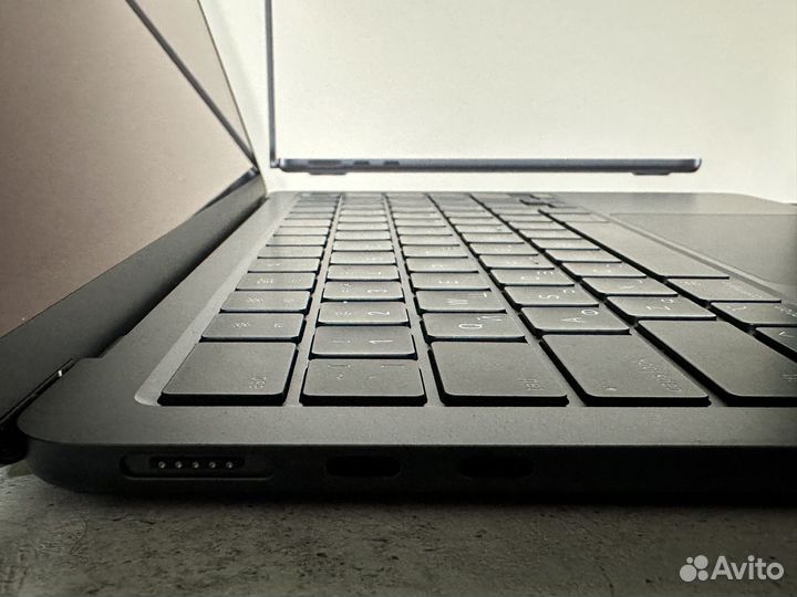 Macbook Air 13 m2 8 256 midnight