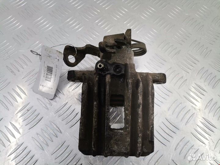 Суппорт задний левый для Volkswagen Passat 5