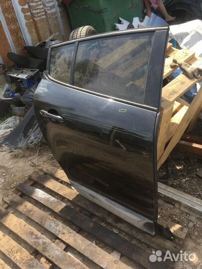 Дверь задняя правая Renault Megane 3