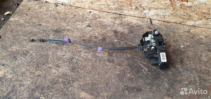 Замок двери задней левой Cadillac SRX 1 2003-2009