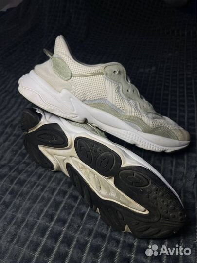 Кроссовки adidas ozweego