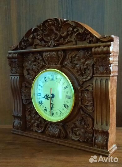 Часы настольные деревянные
