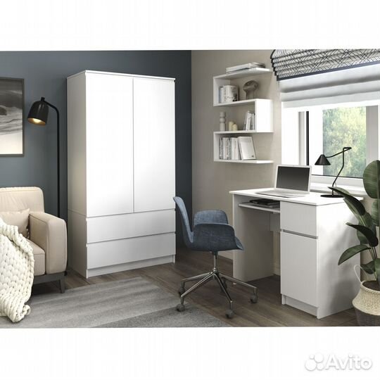 Шкаф двухстворчатый распашной