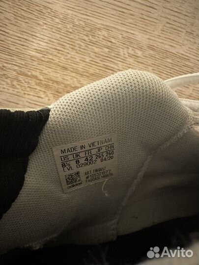 Кроссовки adidas