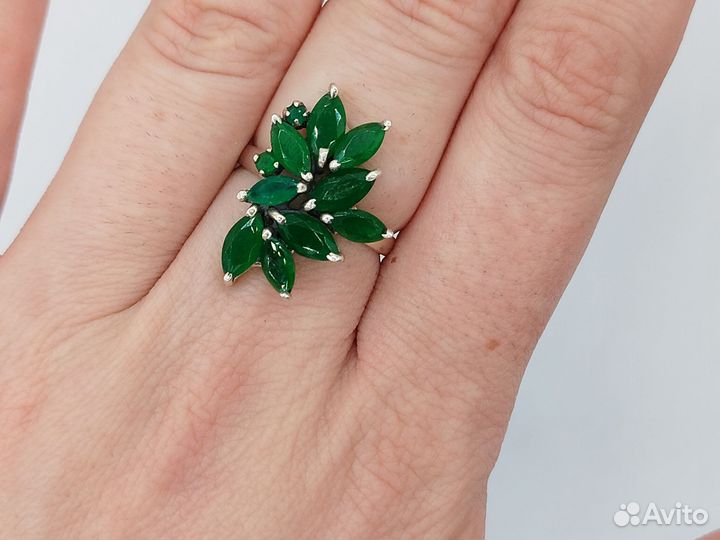 Кольцо с изумрудом