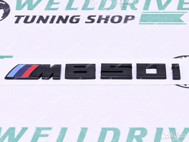 Шильдик BMW M850i черный глянец